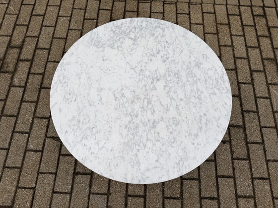 Image 1 of Originele Knoll Tulip Salontafel Eero Saarinen in Carrara marmer