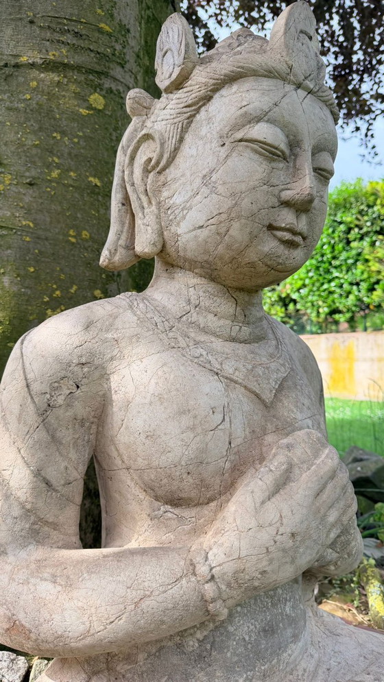 Image 1 of Monumentale Indonesische Tempelfiguur à Natuursteen – Java de Bali – 19e Eeuw