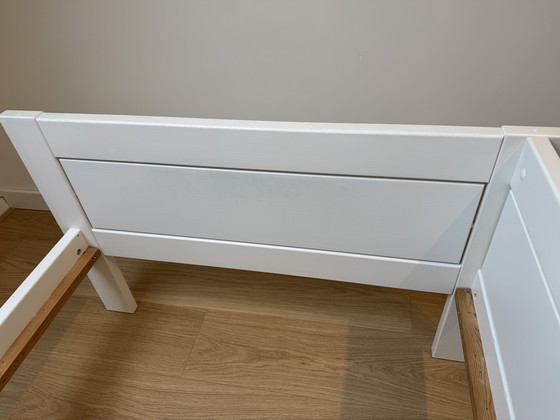 Image 1 of Deens design Lifetime: halfhoogslaper, opbergbox en bedtafeltje + Emma matras met extra hoes + Ikea Lonset lattenbodem