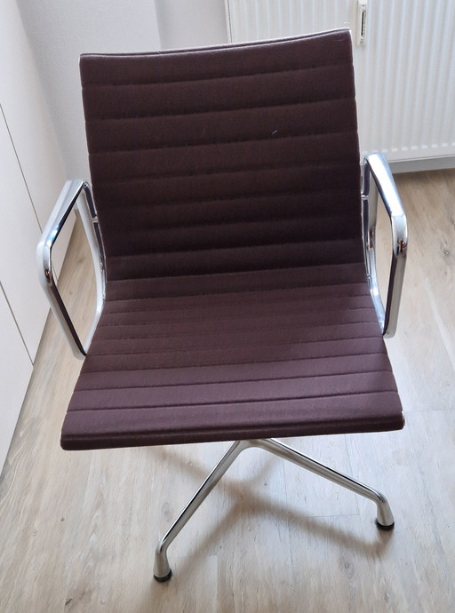 Vitra EA 108 Aluminium Chair