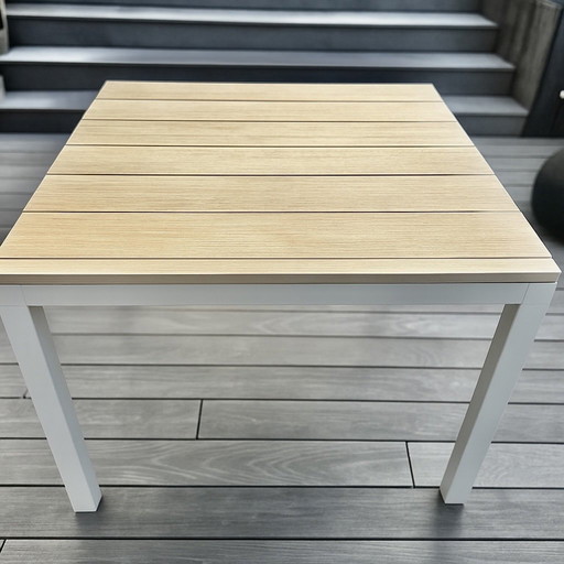 Mesa de comedor cuadrada de jardín TRIBU Natal Alu Teka