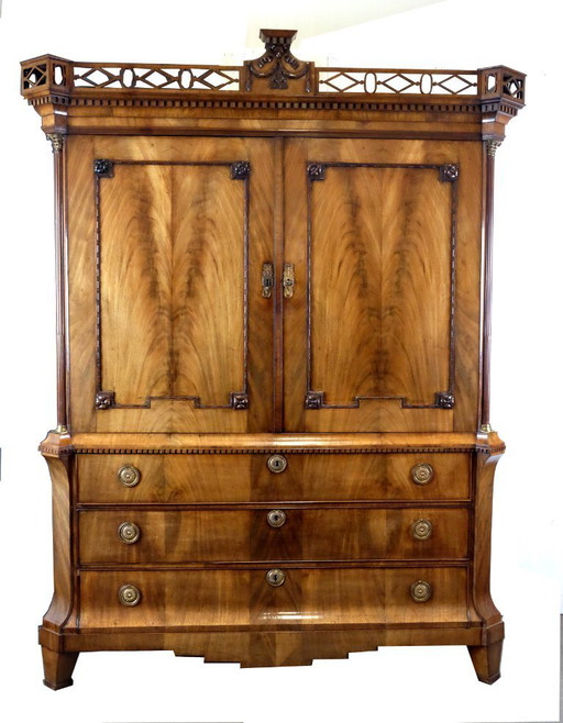Prachtig bloemmahonie Kabinet uit de Louis XVI periode