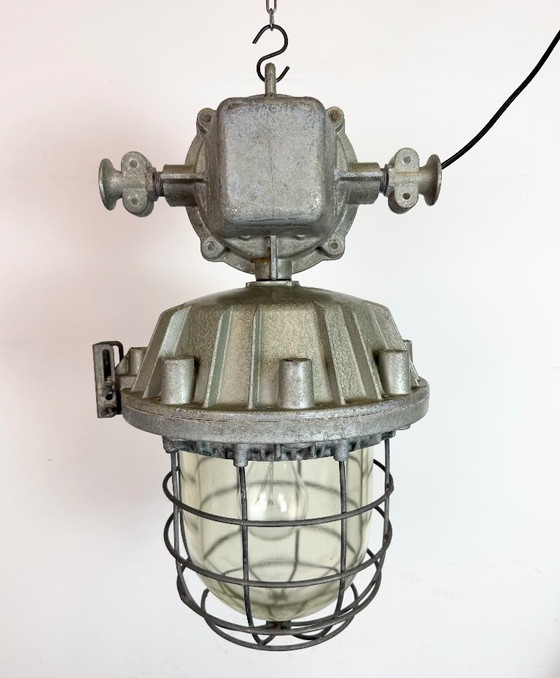 Image 1 of Grande lampada a sospensione industriale in alluminio pressofuso di Zaos, anni '70