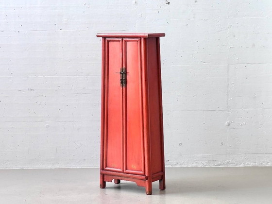 Smal Chinese Bruidskast in Rood – Vintage Lakmeubel – Opbergkast, Wood (photo 10 of 15)