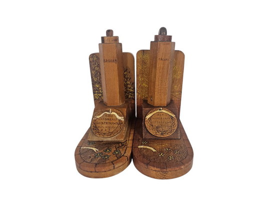 Image 1 of Boekensteunen "Strijd om de Grebbeberg 1940" - Hout- Eiken - Militaria