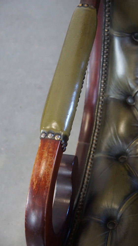 Image 1 of Groene Rundleren Chesterfield Fauteuil Gecombineerd Met Hout