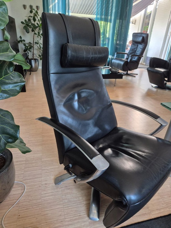 Image 1 of Jori Brainbuilder recliners - Set of 2 pieces. Color: black leather including 2 pillows