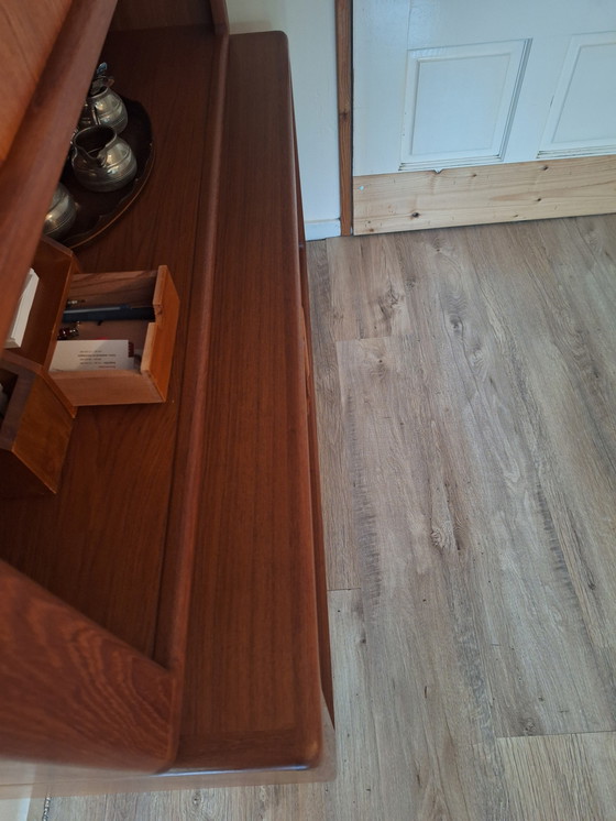 Image 1 of Armoire murale danoise Dyrland en état neuf