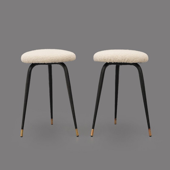 Image 1 of Coppia di sgabelli bianchi in bouclé, anni '50