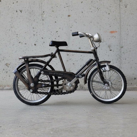 Image 1 of Decorazione in miniatura a forma di bicicletta in stile vintage – 25x17 cm