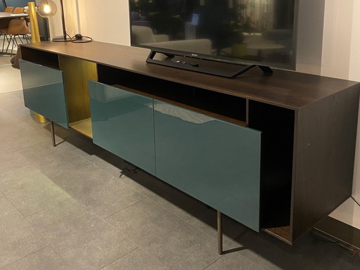 Papadatos Delos Dressoir 