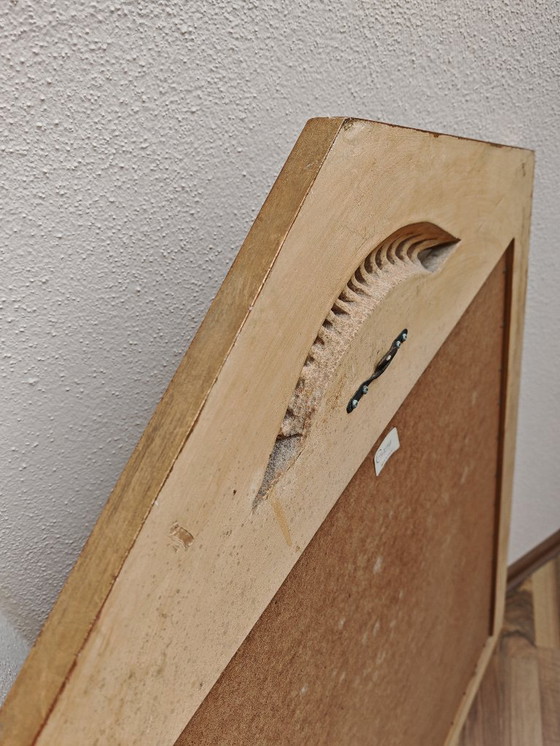 Image 1 of Miroir rectangulaire en haut avec triangle avec cadre en bois, doré de succession