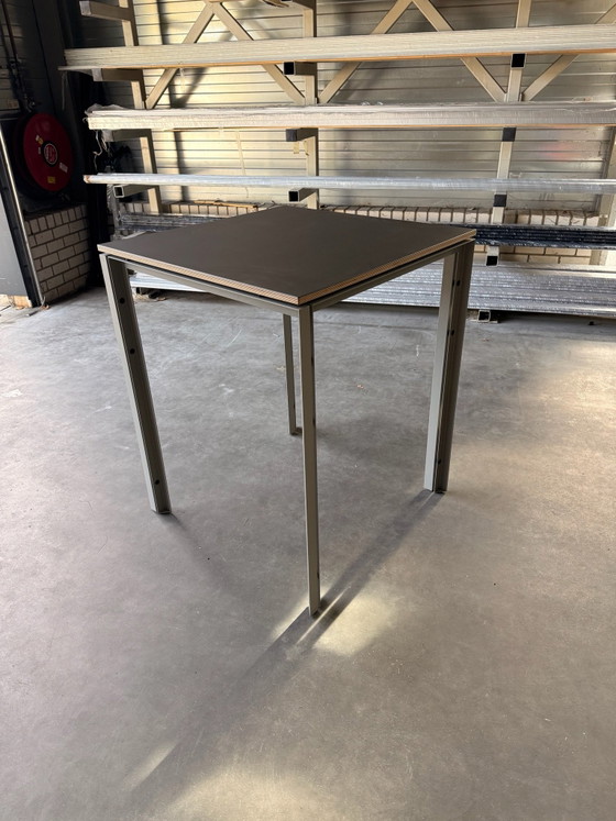 Functionals WT Table (tavolo alto) | 90 x 90 cm | Mushroom White / nero Karel Martens, Tavoli da pranzo (foto 2 di 6)