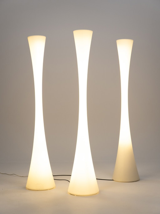 Biconica vloerlamp van Emiliana Martinelli voor Martinelli Luce, Italië, 1980
