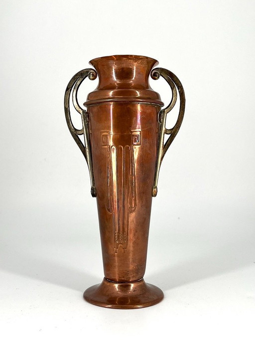 Decorative Copper Vase – Jugendstil / Art Nouveau Style, ca. 1900–1920