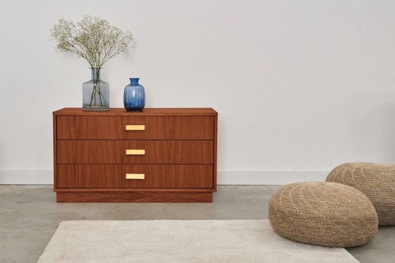 Image 1 of Cabinet with drawers P02