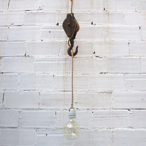Lampe à poulie industrielle