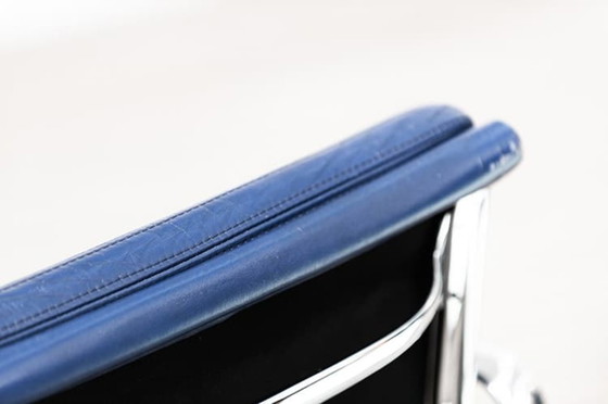 Image 1 of Vitra Ea208 Soft Pad Vergaderstoel