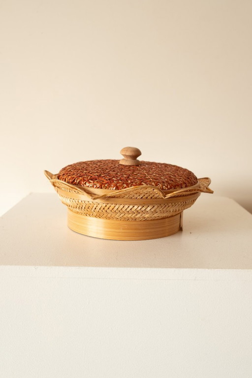Boîte vintage en osier tressé à la main avec couvercle