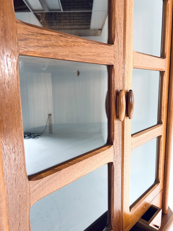 Image 1 of Vitrine d'angle vintage en teck, Dyrlund '70s