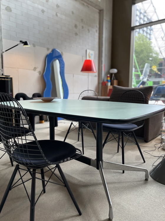 Eames Segmented Table Vitra Herman Miller License – Dining tables, Cast Iron, Mdf (photo 3 of 10)