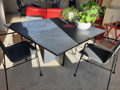 Hennie de Jong dining table