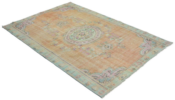 Tappeto turco vintage 240x156 cm – Tappeto in lana annodato a mano dai toni pastello tenui con motivo a (photo 5 of 10)