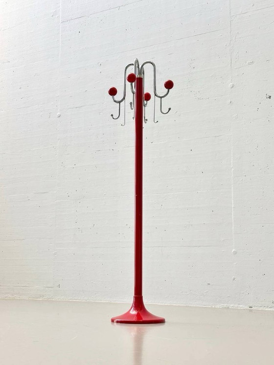 Image 1 of Armario de mediados de siglo de LHT Bologna en rojo.