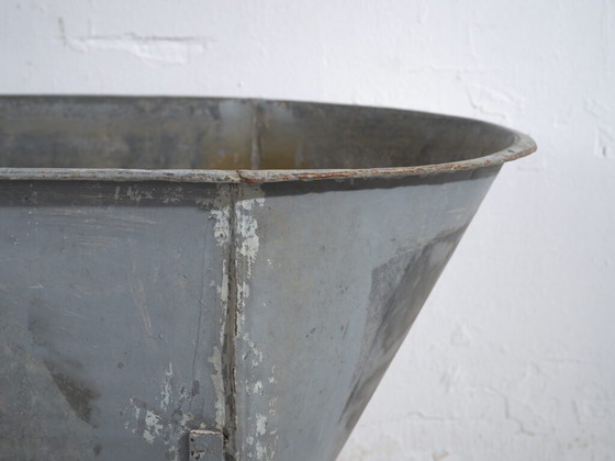 Baignoire industrielle ancienne en zinc - Europe Centrale (vers 1900) #4 – Objets déco, Iron, Rustic (photo 34 of 40)