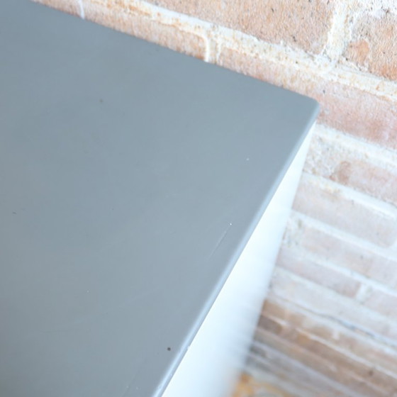 Image 1 of Vitrine vintage en métal pour disques vinyles et tourne-disques