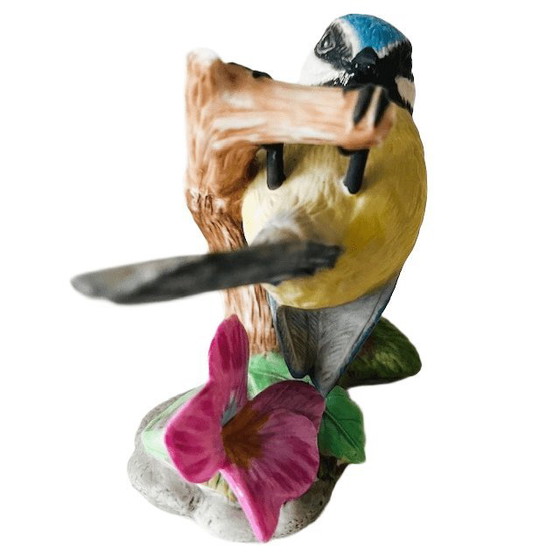 Image 1 of Vintage Franklin Mint Birds and Blossoms vogelbeeldje Blue Tit porselein 1986