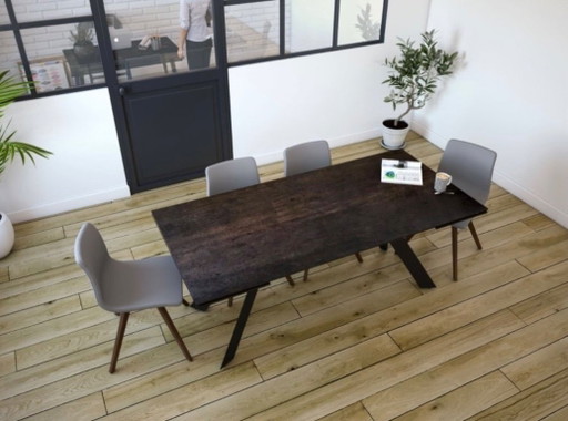 AKANTE TABLE