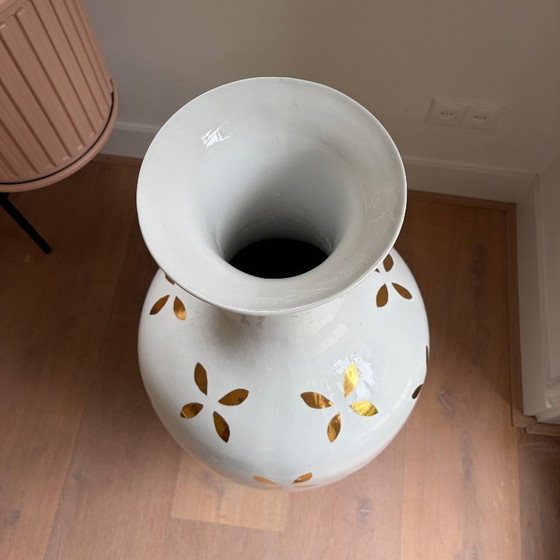 Image 1 of Classic Gold Leaves vase
