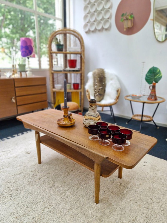 Image 1 of Table basse vintage plateau réversible 70s