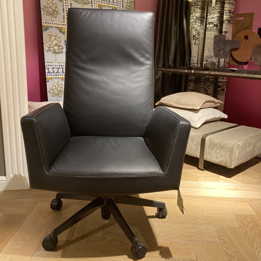 Poltrona Frau Chacellor office chair