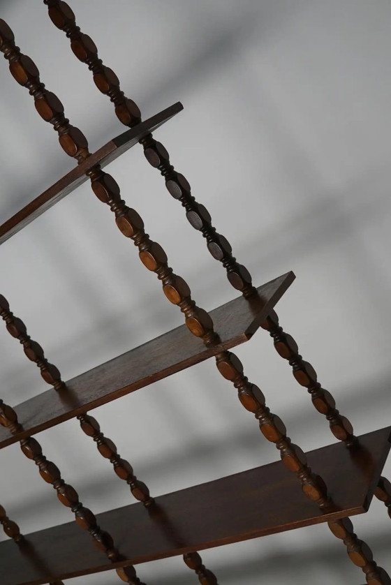 Image 1 of Bibliothèque/étagère murale à bobines en chêne français style années 50