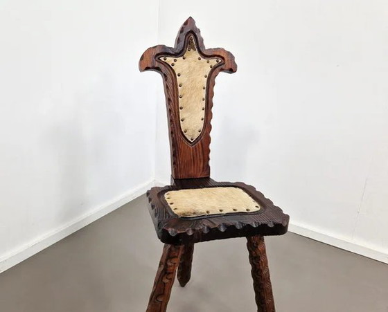 Spanischer Dreibein Hocker | Kuhfell, Holz (Foto 10 von 10)