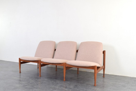 Sofá de mediados de siglo diseñado por Marian Grabiński en la década de 1960. – Sofás de 3 plazas, Wood, Wool (photo 9 of 11)