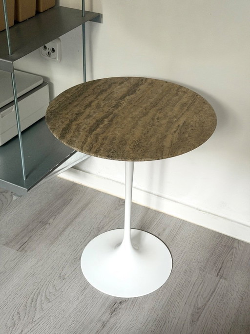 Saarinen Beistelltisch, Travertin Silbermarmor, Knoll