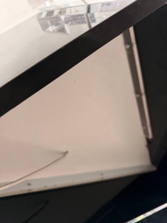 Image 1 of Plexiglas-Schreibtisch mit Glasplatte und Beleuchtung – Design der 90er Jahre