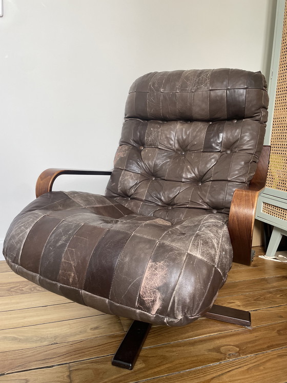 Image 1 of Fauteuil Scandinave 1970 Bois Laminé Courbé Assise en Cuir