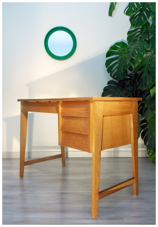 Vintage desk from the 1960s-70s, light oak, superb condition