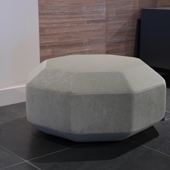 Image 1 of Leolux Amulet poef