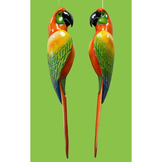 Image 1 of Pair of vintage parrots macaws in fiberglass and epoxy, Italy 1970s