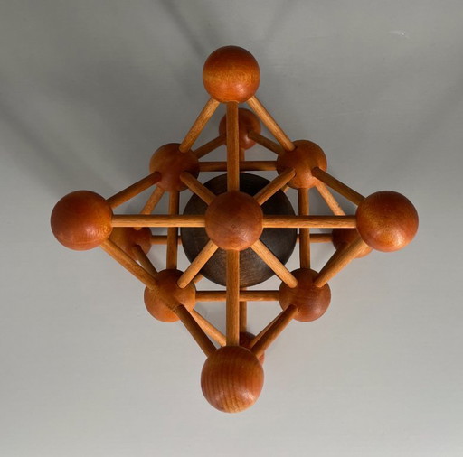 Maquette en bois du milieu du siècle / structure moléculaire – objet de conception géométrique – circa années 1950-1970