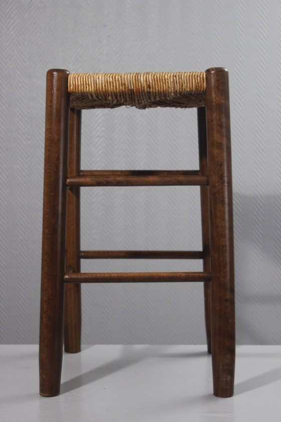 Image 1 of Vintage rieten kruk, in de stijl van Charlotte Perriand, jaren 70.