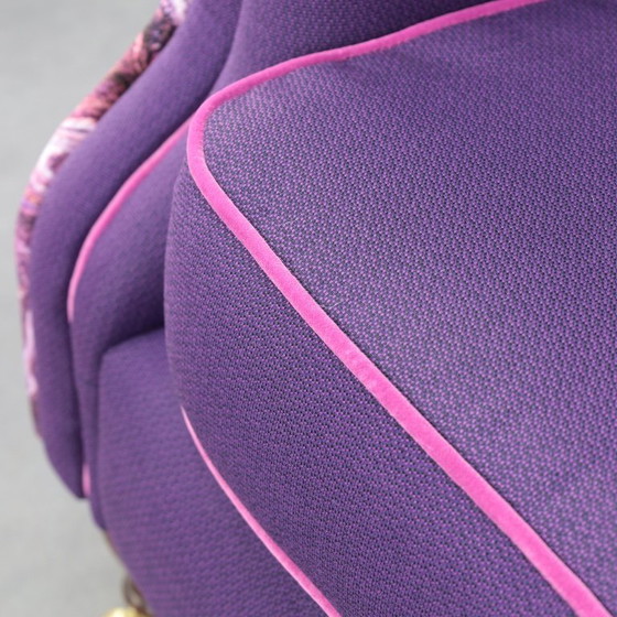 Image 1 of Classica poltrona inglese con ali, recentemente rivestita