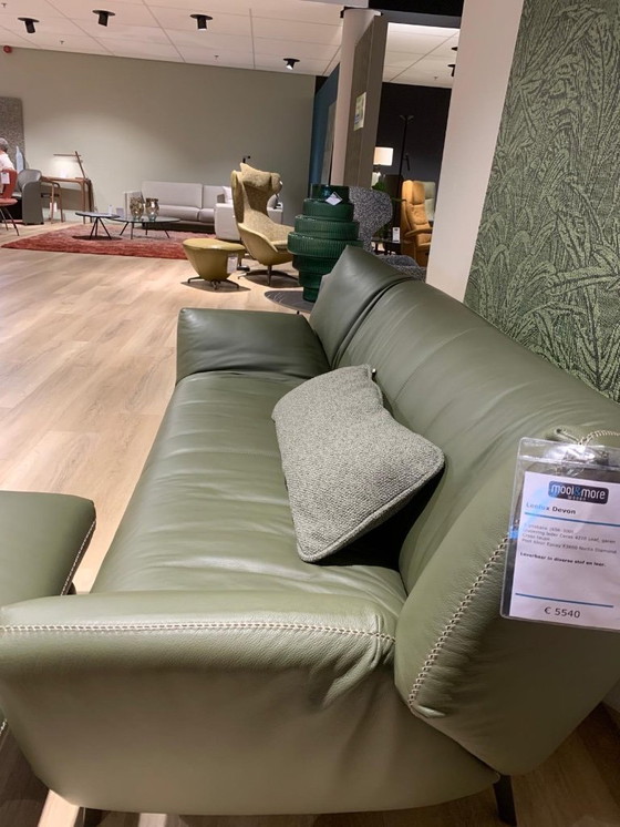 Image 1 of Leolux Devon 3-Sitzer-Sofa olivgrün + Hocker