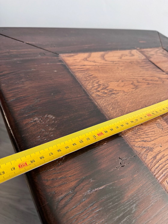 Rustikaler quadratischer Massivholz-Beistelltisch im brutalistischen Kolonialstil, 2er-Set, Beistelltische (Foto 6 von 10)