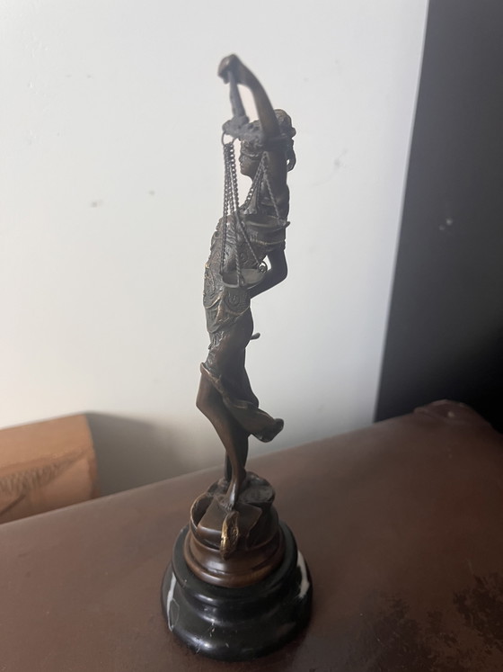 Image 1 of Justitia-Bronzeskulpturen
